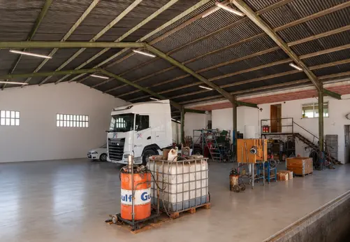 Interior de las instalaciones de Transportes Julio Puig en Morella
