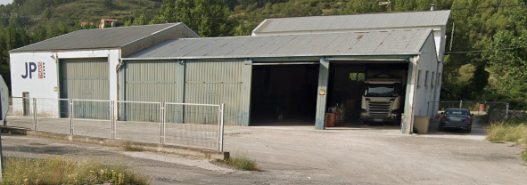 Vista frontal de la empresa